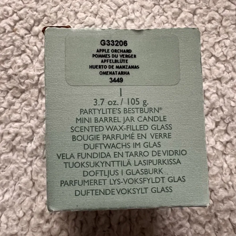 New Party Light 3.7 oz Mini Barrel Candle Apple Orchard Scented Retired Fall - Picture 2 of 8
